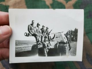 Rare Wwii Us Army Soldiers Photo Captured German Jagdpanther Tank Picture 2