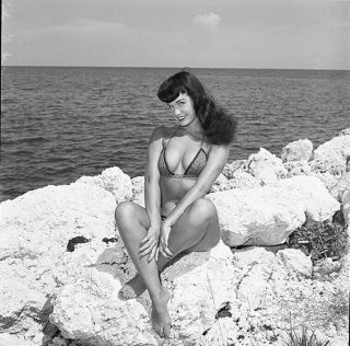 Rare Bettie Page 1954 Camera Negative Bunny Yeager Fun Beach Pin Up
