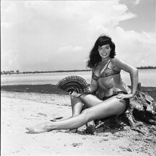 Rare Bettie Page 1954 Camera Negative Bunny Yeager Sultry Fan Pin Up