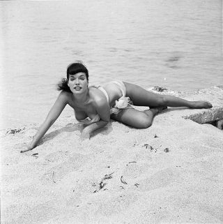 Rare Bettie Page 1954 Camera Negative Bunny Yeager Alluring Beach Pinup