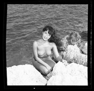 Rare Bettie Page 1954 Never Seen Camera Negative Bunny Yeager Topless