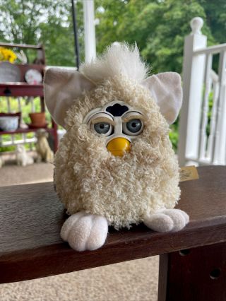 Vintage 1999 Furby Babies " Curly " Cream & White Hair With Brown Eyes
